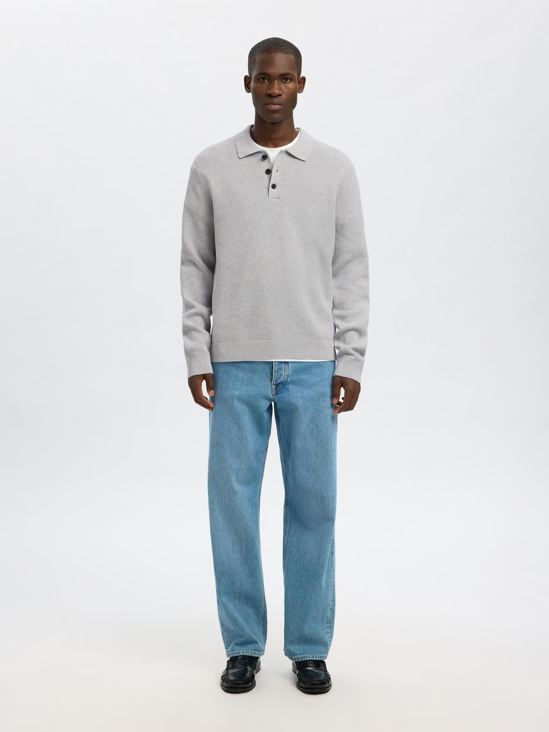 model_shot-front_full